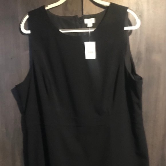 Sheath Dress - Picture 2 of 4